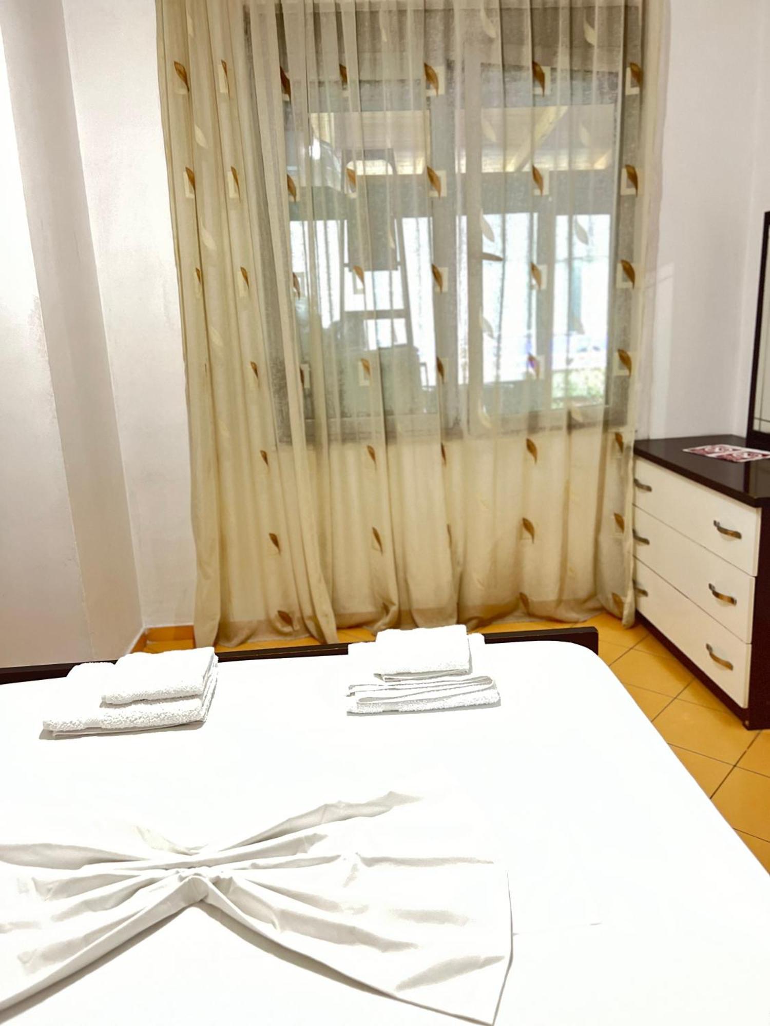 Leonard Apartment Tiranë Ngoại thất bức ảnh